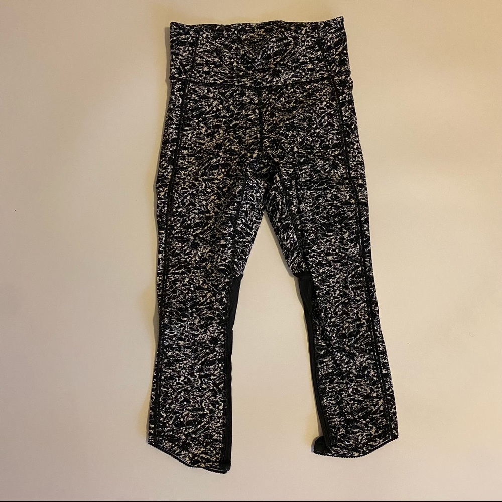 lululemon black white & mesh cropped leggings